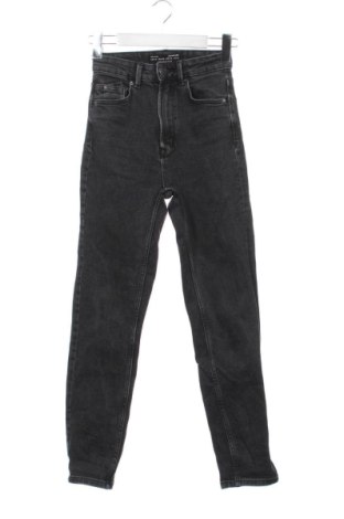 Damskie jeansy Stradivarius, Rozmiar XXS, Kolor Szary, Cena 80,38 zł