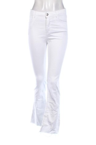 Blugi de femei Zara, Mărime S, Culoare Alb, Preț 85,99 Lei