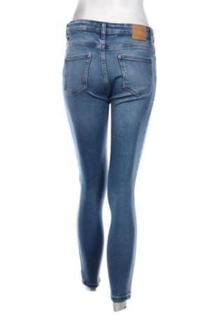 Damskie jeansy Zara, Rozmiar S, Kolor Niebieski, Cena 75,02 zł
