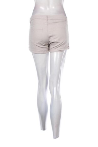 Pantaloni scurți de femei H&M, Mărime S, Culoare Bej, Preț 52,13 Lei