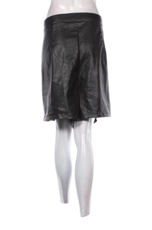 Дамски къс панталон Kiabi, Размер 4XL, Цвят Черен, Цена 10,22 €