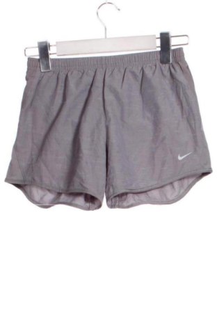 Damen Shorts Nike, Größe M, Farbe Grau, Preis 17,00 €