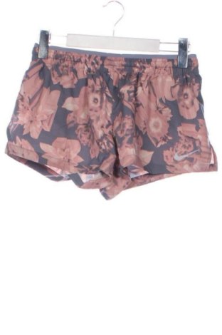 Pantaloni scurți de femei Nike, Mărime S, Culoare Multicolor, Preț 91,00 Lei