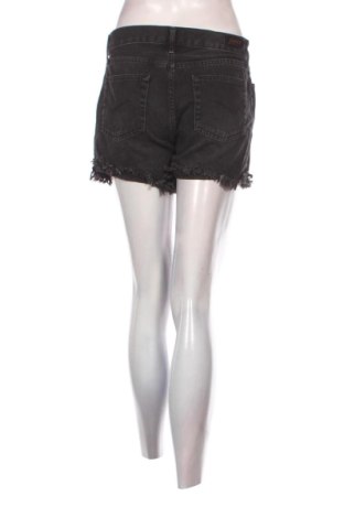 Pantaloni scurți de femei ONLY, Mărime M, Culoare Gri, Preț 63,99 Lei
