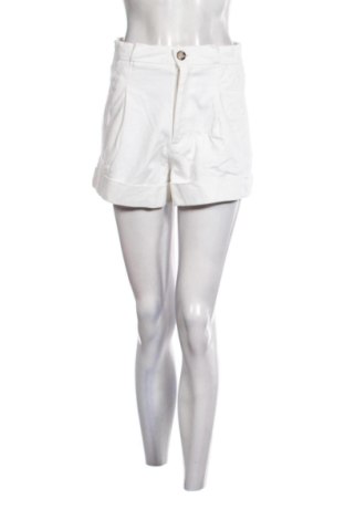 Damen Shorts Zara, Größe S, Farbe Weiß, Preis 8,00 €