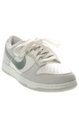 Дамски обувки Nike, Размер 41, Цвят Екрю, Цена 85,89 €