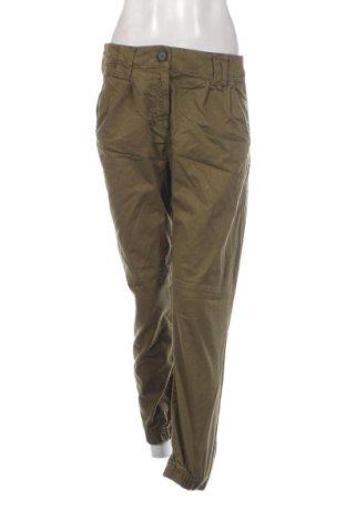 Pantaloni de femei Bershka, Mărime S, Culoare Verde, Preț 91,99 Lei