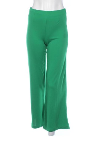 Pantaloni de femei Bershka, Mărime S, Culoare Verde, Preț 50,99 Lei, #136371608
