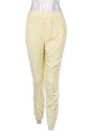 Pantaloni de femei Nice Girl, Mărime M, Culoare Galben, Preț 77,25 Lei