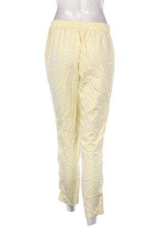 Pantaloni de femei Nice Girl, Mărime M, Culoare Galben, Preț 77,25 Lei