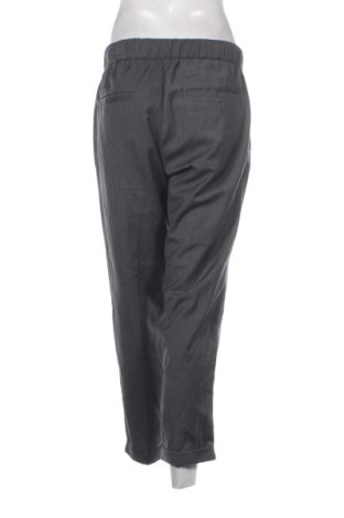 Dámské kalhoty  Pull&Bear, Velikost M, Barva Šedá, Cena  439,00 Kč