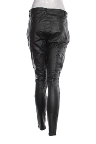 Damenhose Stradivarius, Größe L, Farbe Schwarz, Preis 15,00 €