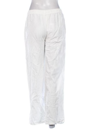 Damenhose Stradivarius, Größe S, Farbe Weiß, Preis 19,99 €
