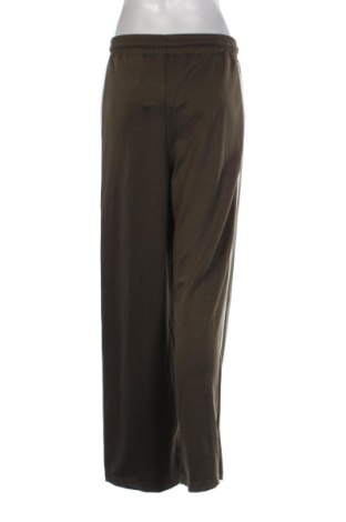 Pantaloni trening de femei Unbranded, Mărime M, Culoare Verde, Preț 78,20 Lei