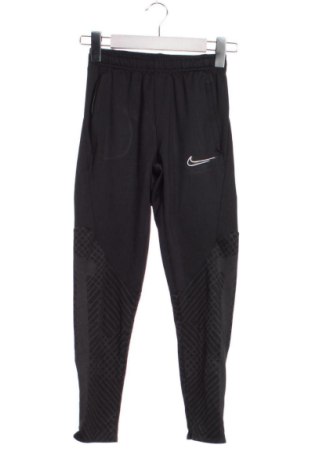 Pantaloni de trening, pentru copii Nike, Mărime 9-10y/ 140-146 cm, Culoare Negru, Preț 107,99 Lei