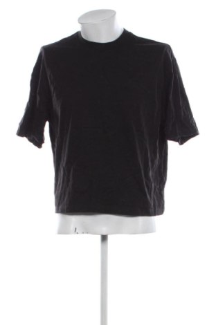 Pánské tričko  Bershka, Velikost L, Barva Černá, Cena  289,00 Kč