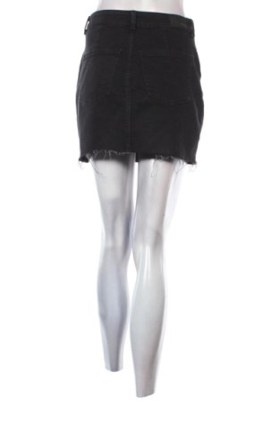 Пола Bershka, Размер S, Цвят Черен, Цена 14,77 €