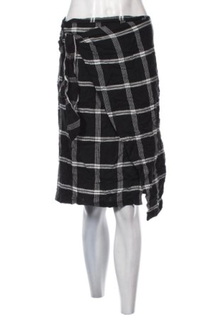 Пола Bershka, Размер M, Цвят Многоцветен, Цена 7,66 €