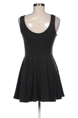 Kleid Basics, Größe L, Farbe Grau, Preis 25,99 €