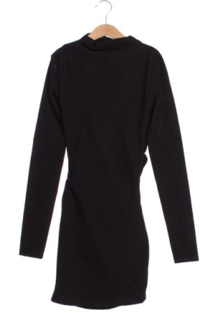 Рокля Bershka, Размер XS, Цвят Черен, Цена 32,21 €