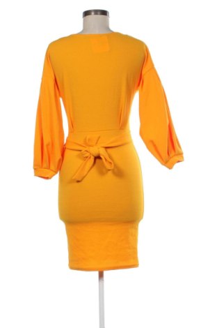 Kleid Boohoo, Größe M, Farbe Orange, Preis 9,92 €