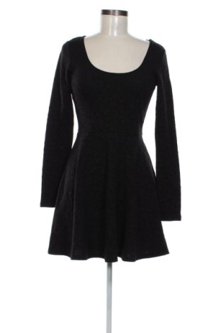 Sukienka Forever 21, Rozmiar M, Kolor Czarny, Cena 47,99 zł