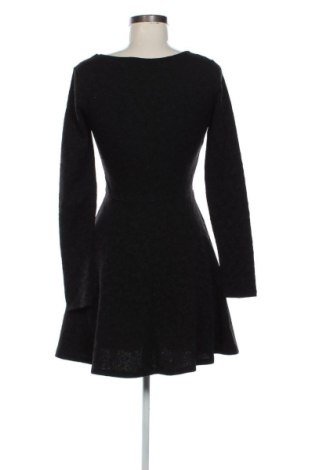 Sukienka Forever 21, Rozmiar M, Kolor Czarny, Cena 47,99 zł