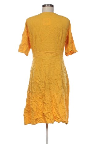 Рокля Gina Tricot, Размер M, Цвят Жълт, Цена 20,45 €