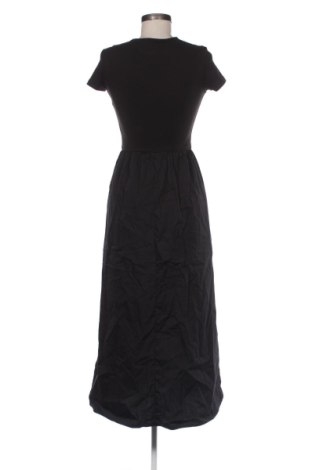 Рокля H&M Divided, Размер S, Цвят Черен, Цена 20,00 €