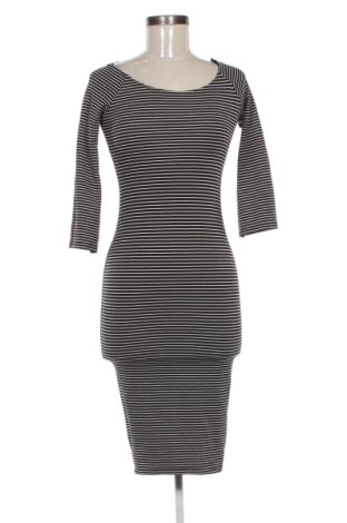 Sukienka Pull&Bear, Rozmiar M, Kolor Kolorowy, Cena 107,17 zł