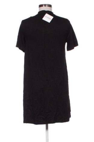 Sukienka Pull&Bear, Rozmiar M, Kolor Czarny, Cena 104,99 zł