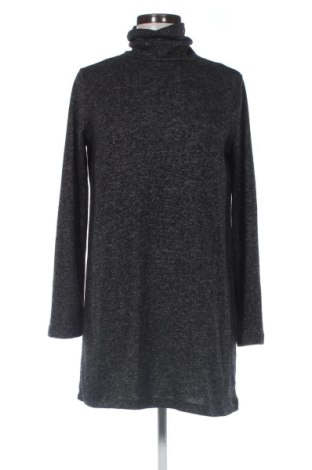 Рокля Stradivarius, Размер M, Цвят Многоцветен, Цена 19,95 €