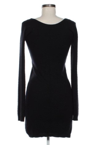 Kleid Stradivarius, Größe S, Farbe Schwarz, Preis 19,95 €
