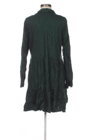 Kleid Stradivarius, Größe L, Farbe Grün, Preis 31,99 €