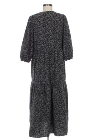 Kleid mbyM, Größe M, Farbe Mehrfarbig, Preis € 30,99