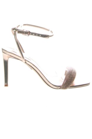 Szandálok Steve Madden, Méret 40, Szín Arany
, Ár 26 499 Ft, #136361764