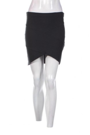 Пола H&M Divided, Размер M, Цвят Черен, Цена 2,04 €