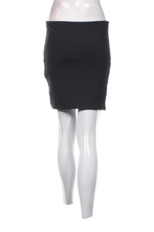 Пола H&M Divided, Размер M, Цвят Черен, Цена 2,04 €