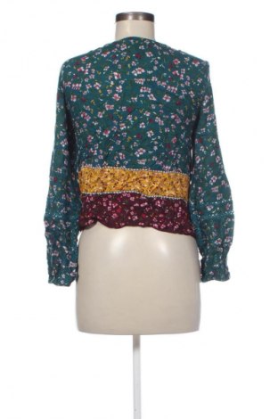 Dámská halenka Bershka, Velikost S, Barva Vícebarevné, Cena  29,00 Kč