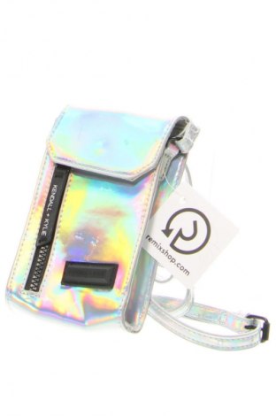 Handytasche Kendall & Kylie, Farbe Silber, Preis 26,99 €