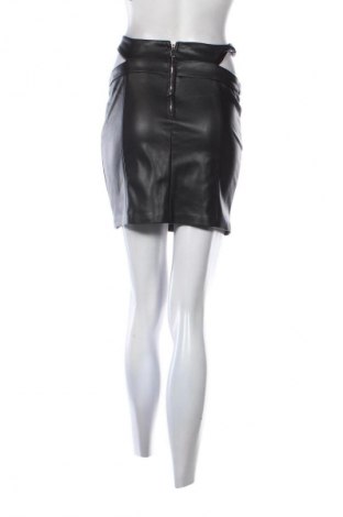 Пола Amisu, Размер M, Цвят Черен, Цена 4,60 €