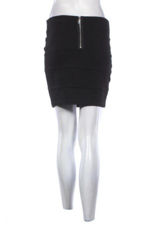 Пола Amisu, Размер S, Цвят Черен, Цена 2,04 €