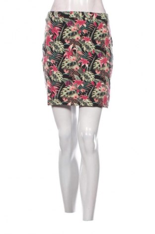 Пола Defacto, Размер M, Цвят Многоцветен, Цена 2,04 €