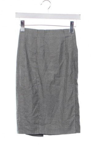 Пола H&M, Размер XXS, Цвят Многоцветен, Цена 2,04 €