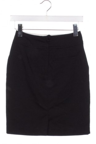 Пола H&M, Размер XS, Цвят Черен, Цена 2,04 €