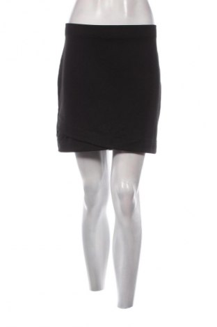 Пола H&M, Размер XL, Цвят Черен, Цена 2,04 €