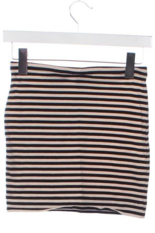 Пола H&M, Размер XS, Цвят Многоцветен, Цена 2,04 €