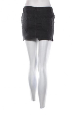 Пола H&M Divided, Размер S, Цвят Сив, Цена 3,57 €