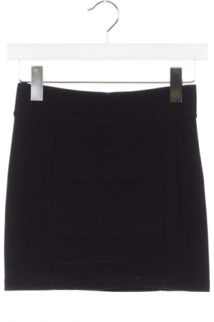 Пола H&M Divided, Размер XS, Цвят Черен, Цена 2,04 €