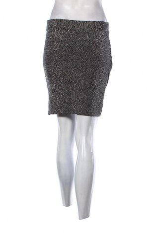 Пола H&M Divided, Размер S, Цвят Сребрист, Цена 2,04 €